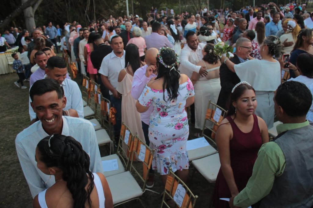 En Naguanagua 60 parejas dijeron "Sí, acepto" en matrimonio colectivo