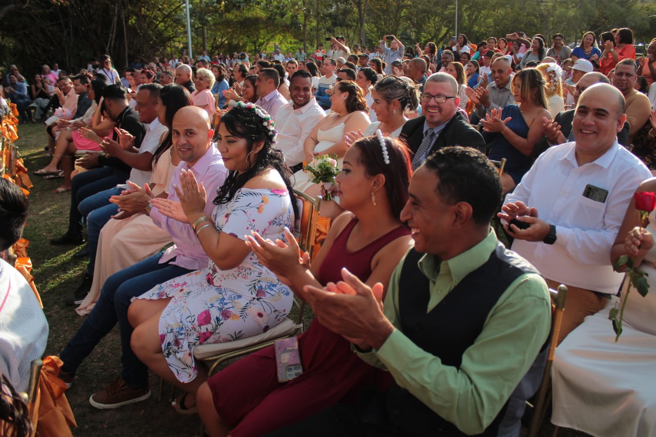 En Naguanagua 60 parejas dijeron "Sí, acepto" en matrimonio colectivo