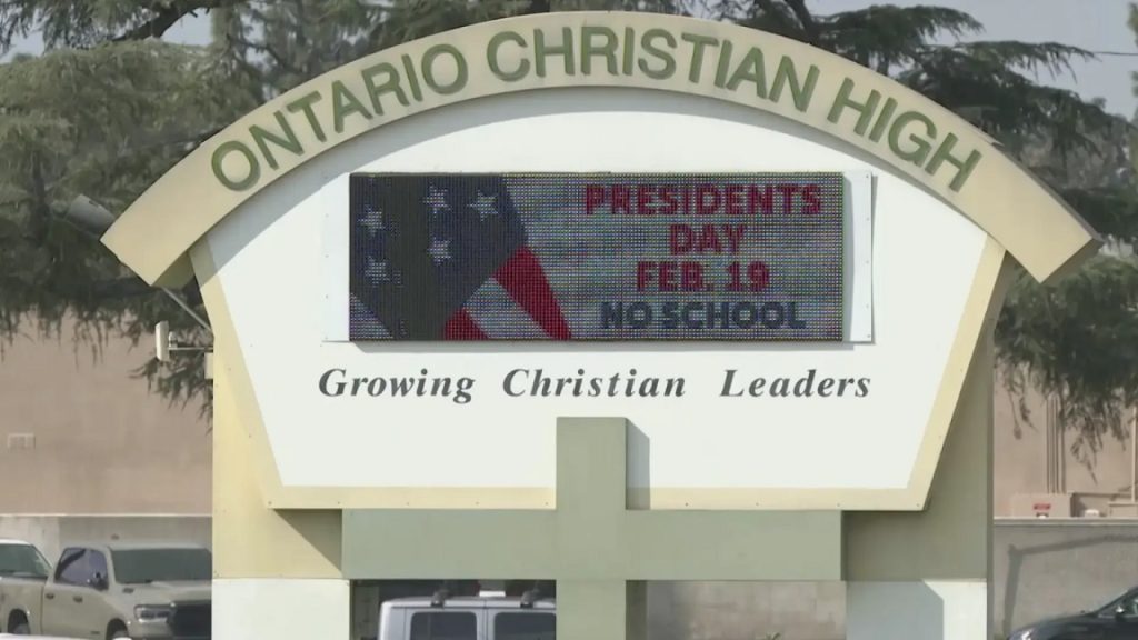 Estudiante de California es acusado de presuntamente planear un tiroteo en su secundaria