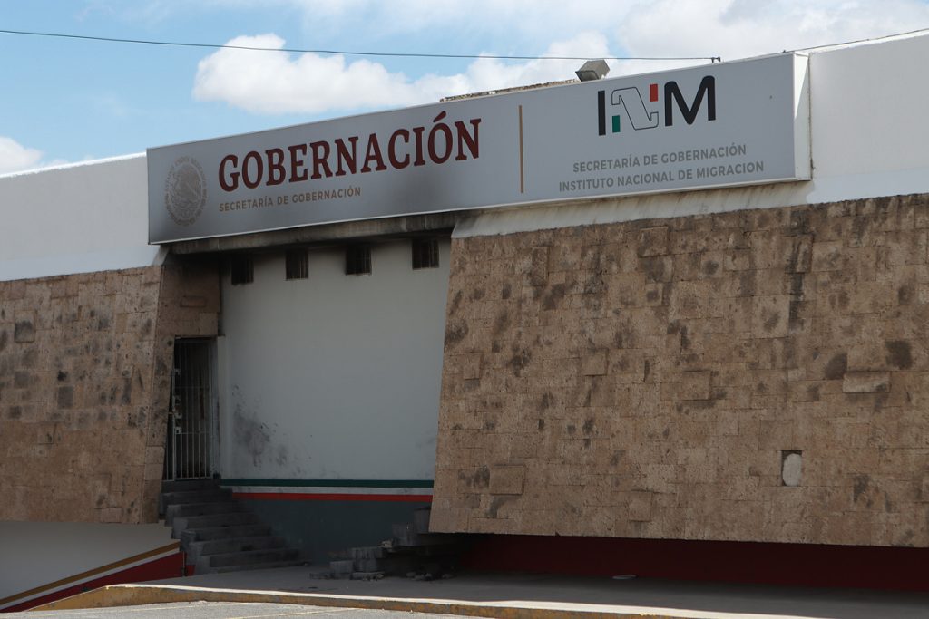 Un juez suspende proceso contra el jefe de migración de México por muerte de 40 migrantes