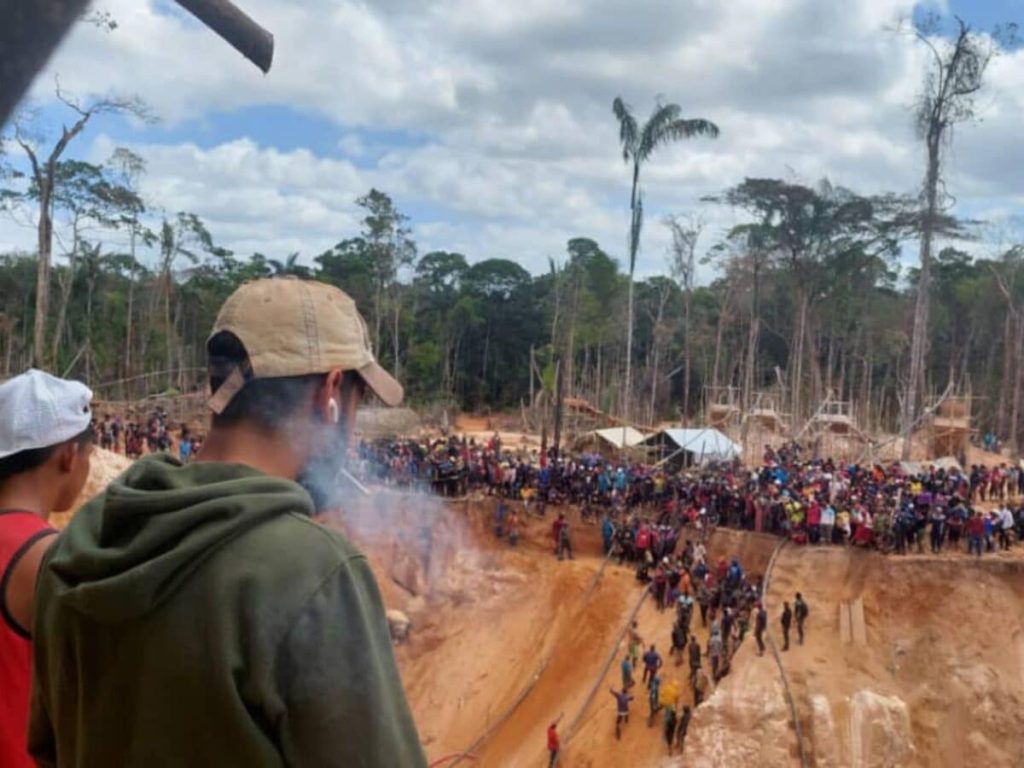 Desalojadas 10 mil personas de mina ilegal Bulla Loca, que colapsó en febrero
