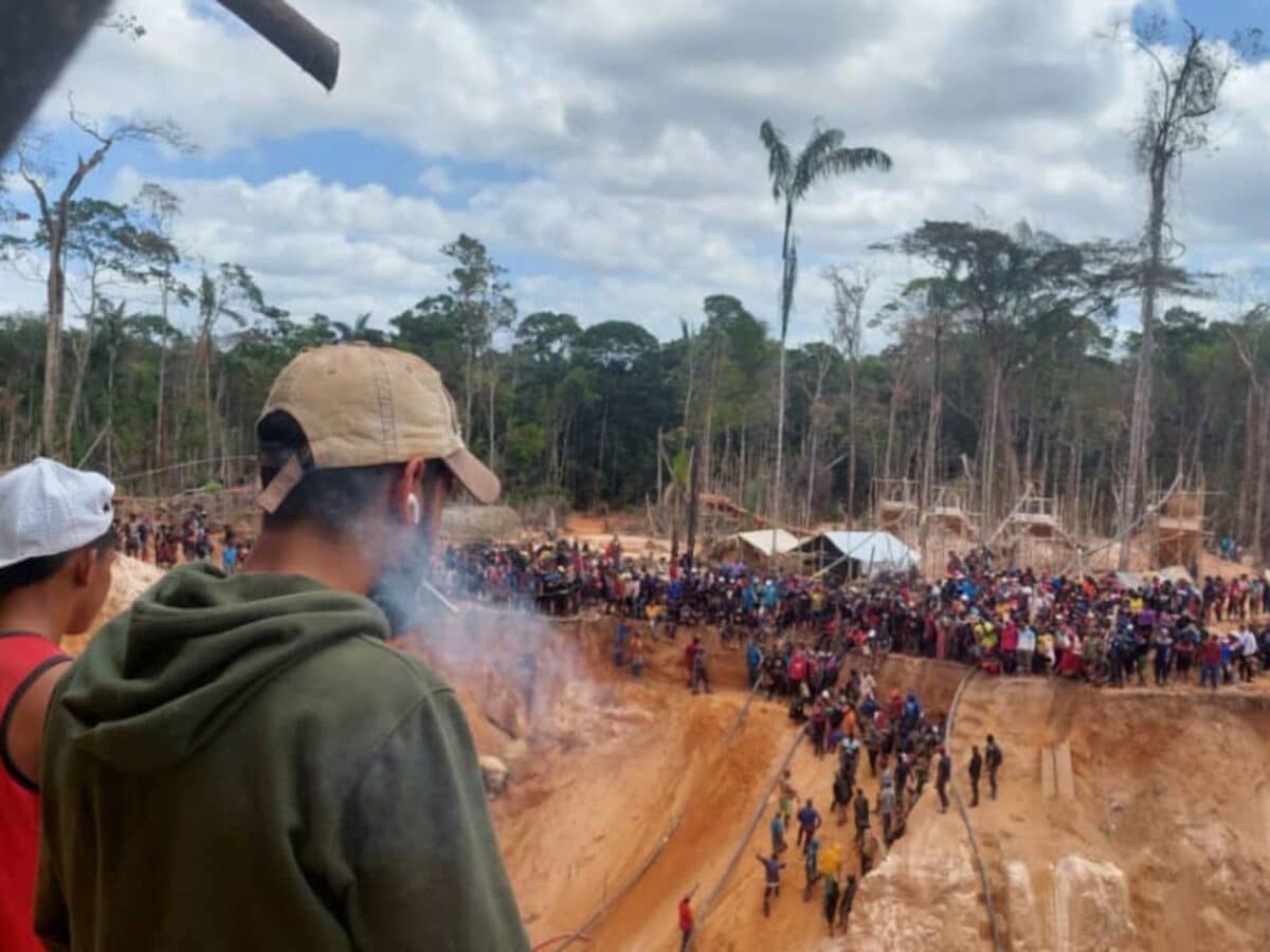 Desalojadas 10 mil personas de mina ilegal Bulla Loca, que colapsó en febrero