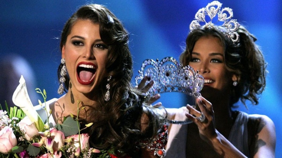 Back To Back Miss Universo