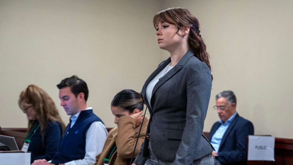 Hannah Gutiérrez-Reed, la armera del rodaje de 'Rust', fue condenada este lunes a 18 meses de prisión por un tribunal de Nuevo México.