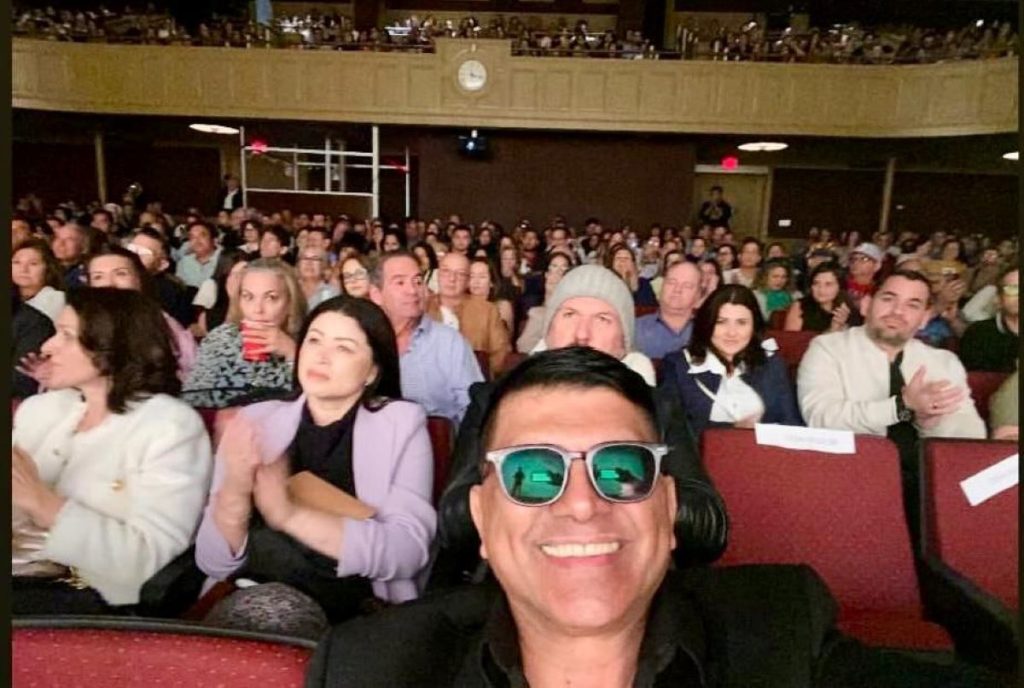 “Relatos del exilio” se estrenó al público en Miami el sábado 30 de marzo en el icónico teatro Manuel Artime.