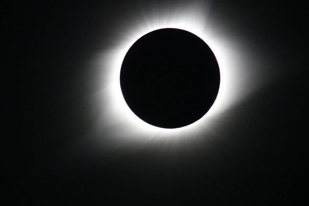 El eclipse solar total que vivirá México no traerá efectos adversos para las personas, solo el factor emocional de experimentar el fenómeno, explicó Lorena Arias, doctora en Astronomía.