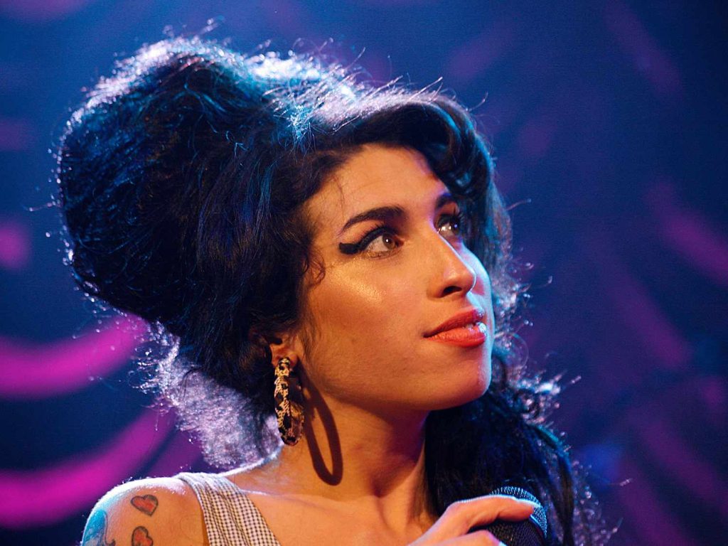 El filme "Back to Black" de Sam Taylor-Johnson busca ir más allá de la tragedia y celebrar el legado de Amy Winehouse