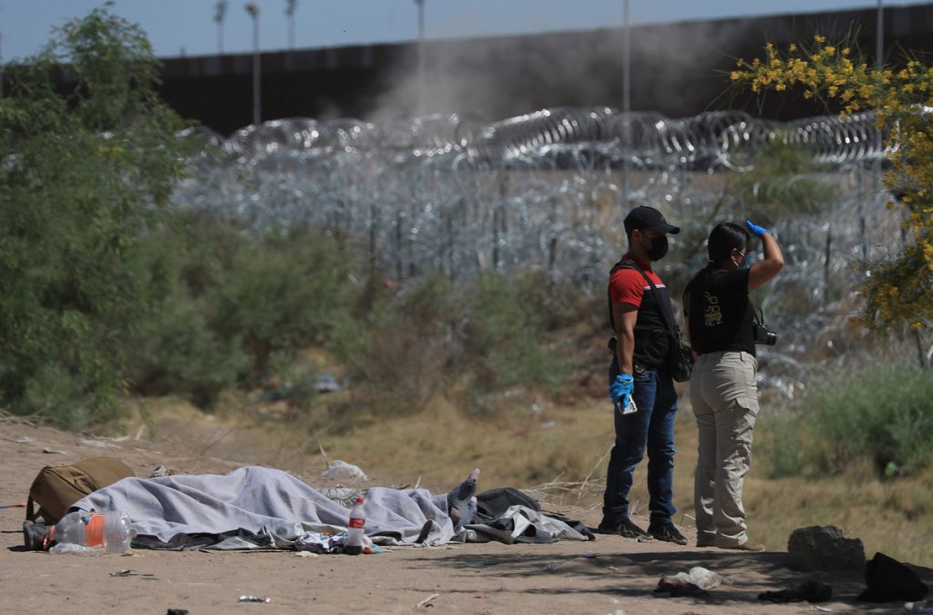 Migrante hallado muerto en el río Bravo con golpes en la cabeza podría ser venezolano