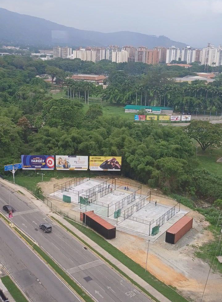 Canchas de padel en el Jardin botanico