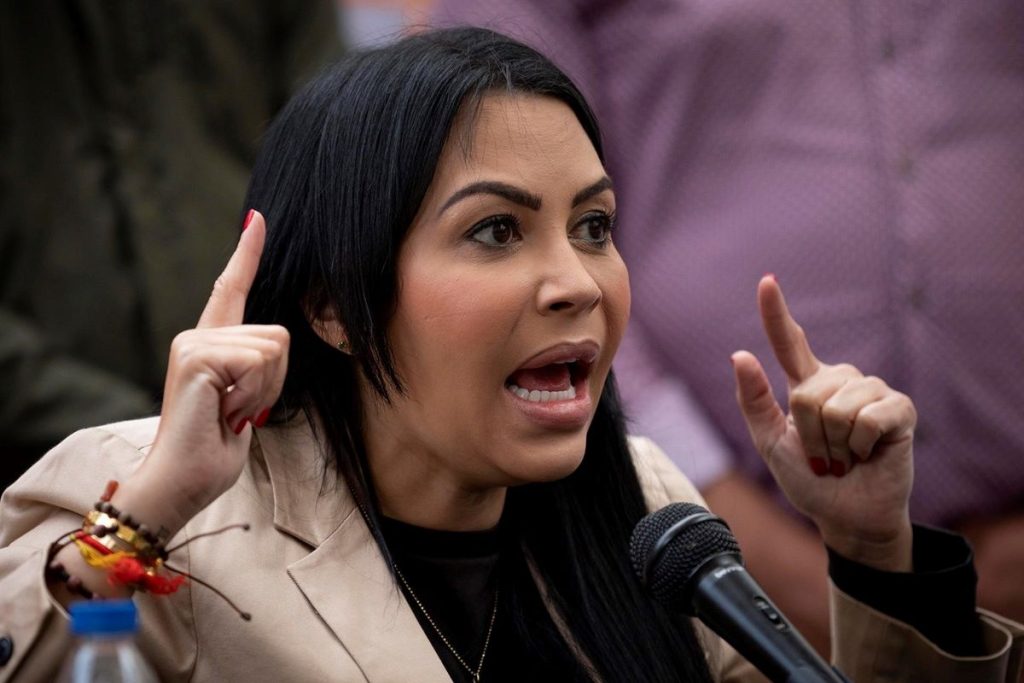 Delsa Solórzano denunció