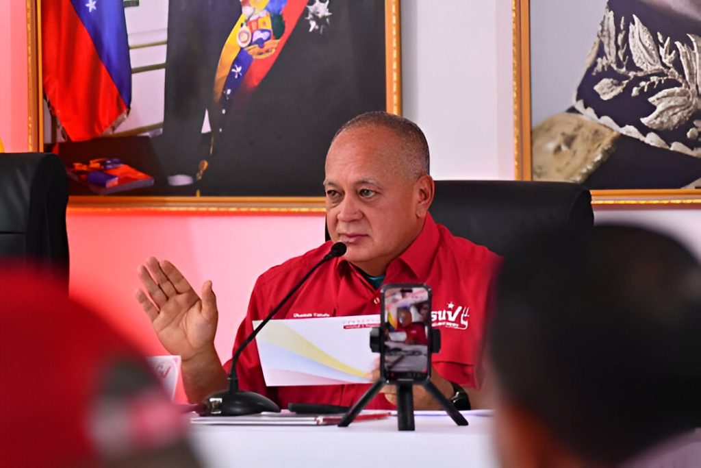 Cabello dice que Juan Carlos I es un ladrón que se robó hasta las cerraduras