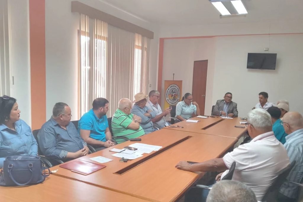 Cámara de Comercio e Industrias en Bolívar y Asocría analizan la reforma parcial de ordenanza sobre servicio público del Matadero Municipal