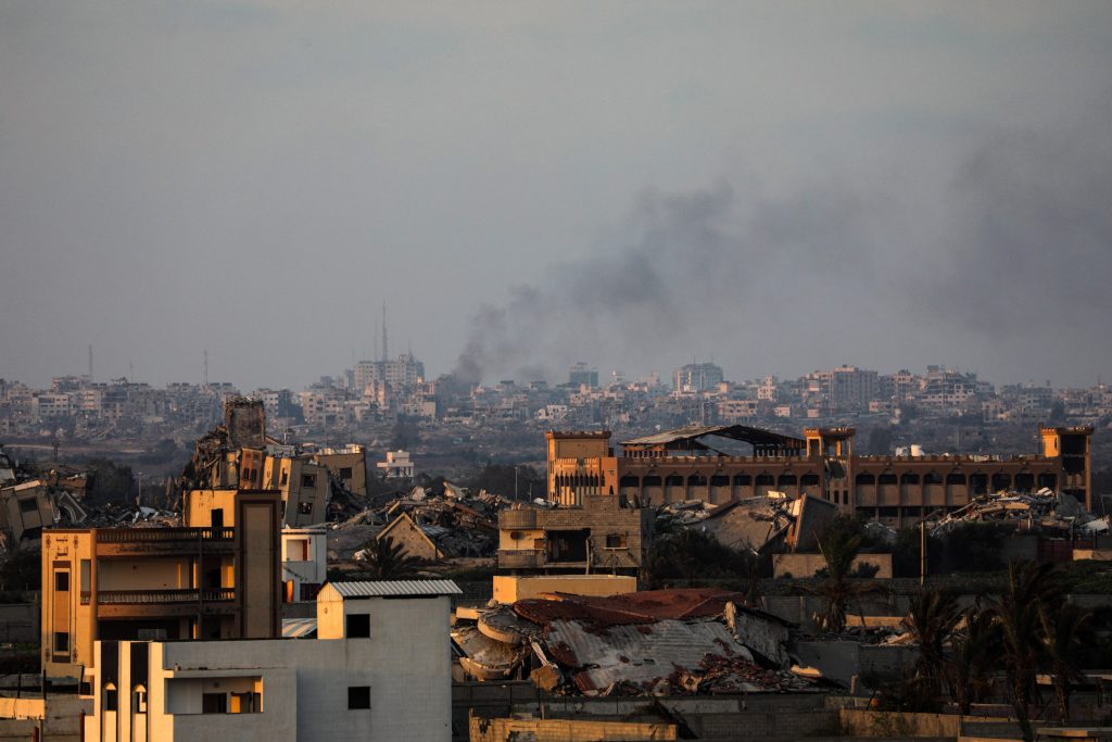 Al menos siete personas murieron esta madrugada en ataques israelíes en la ciudad de Rafah, extremo meridional de la Franja de Gaza