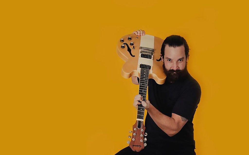 Ricardo Pita lanzó su sencillo "Tanto", una canción que habla de la necesidad de migrar e ir a buscar un futuro mejor