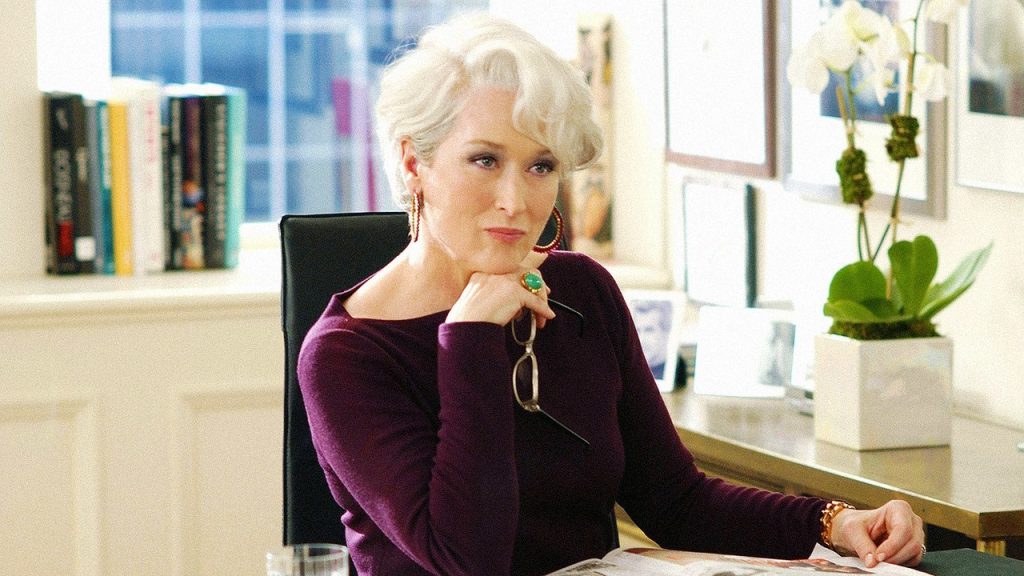 Miranda Priestly vuelve a las pantallas, así lo confirmó el medio Puck. Disney estaría trabajando con la guionista de la primera entrega