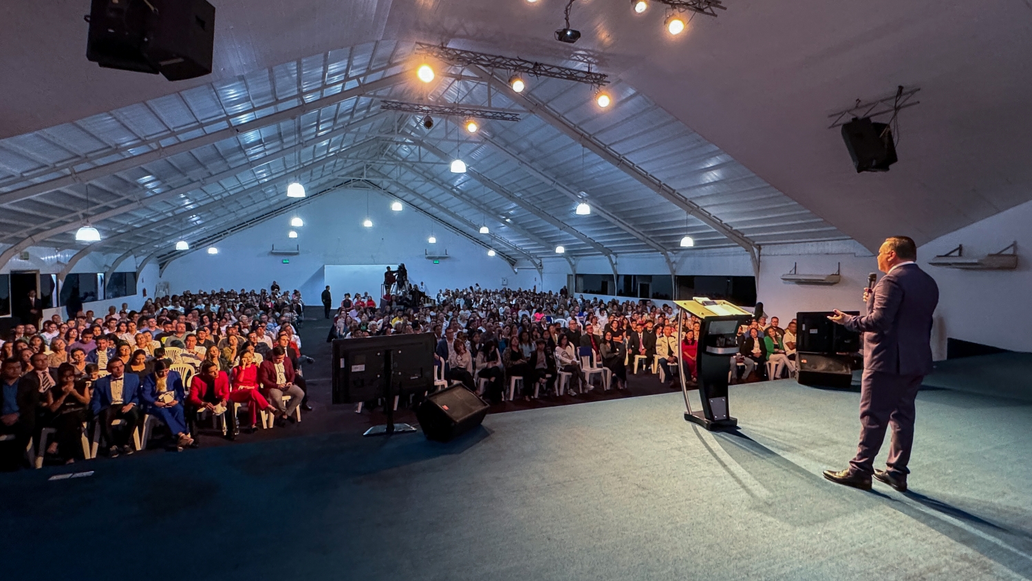 Candidato presidencial Javier Bertucci sostuvo un encuentro con líderes y representantes de la comunidad cristiana en el estado Táchira