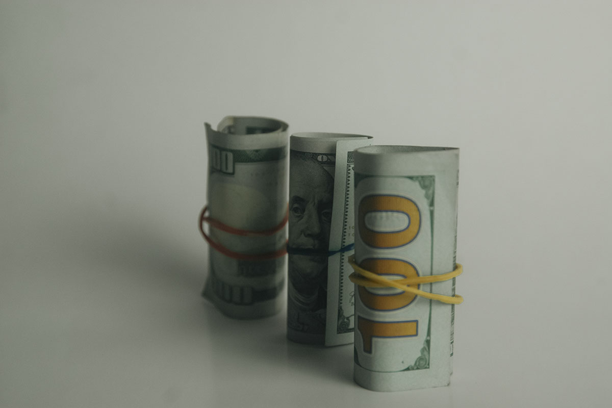 dólar dólares
