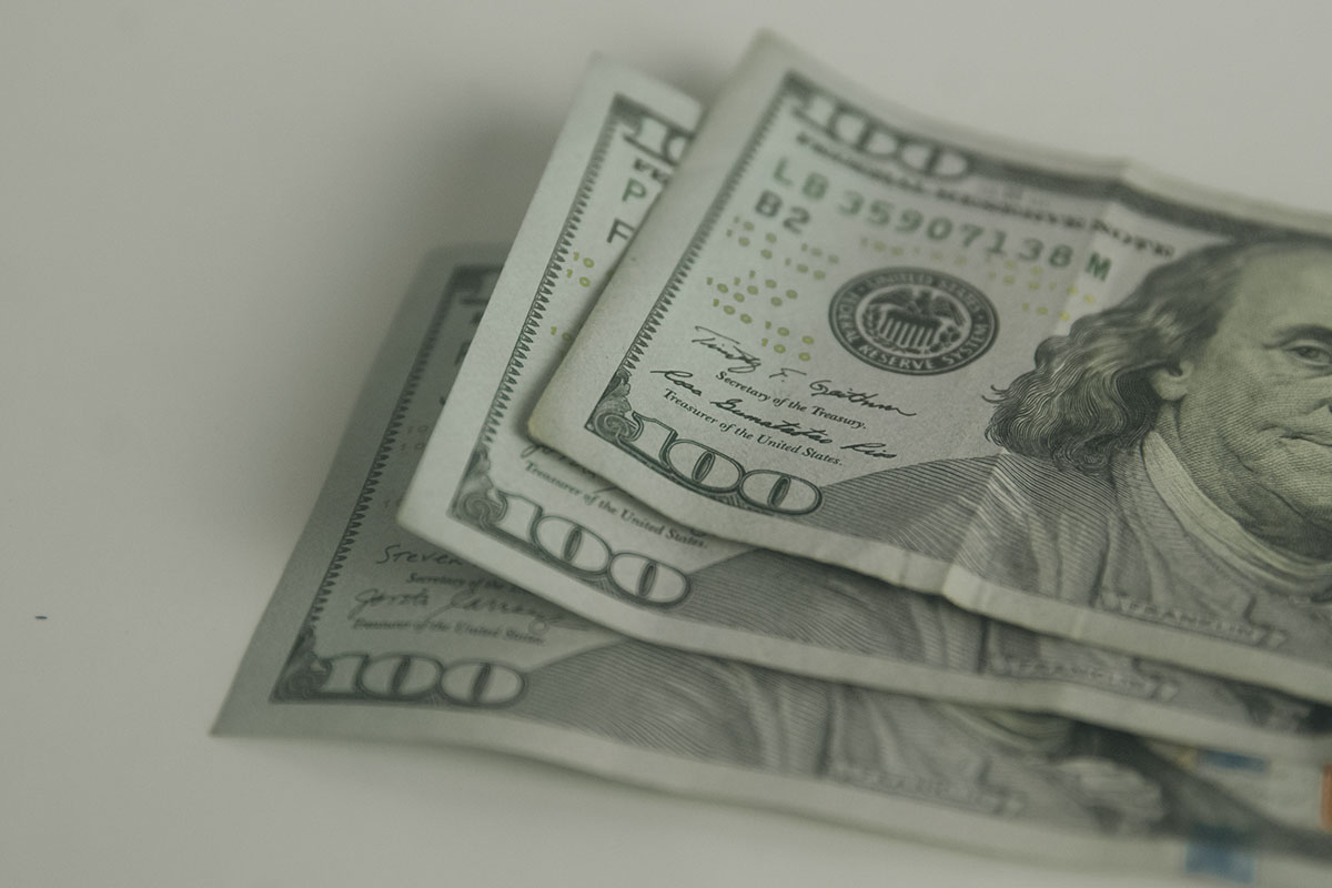 El-Carabobeno-dolares-americanos-billetes