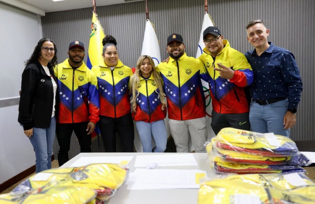 Yulimar Rojas y Julio Mayora