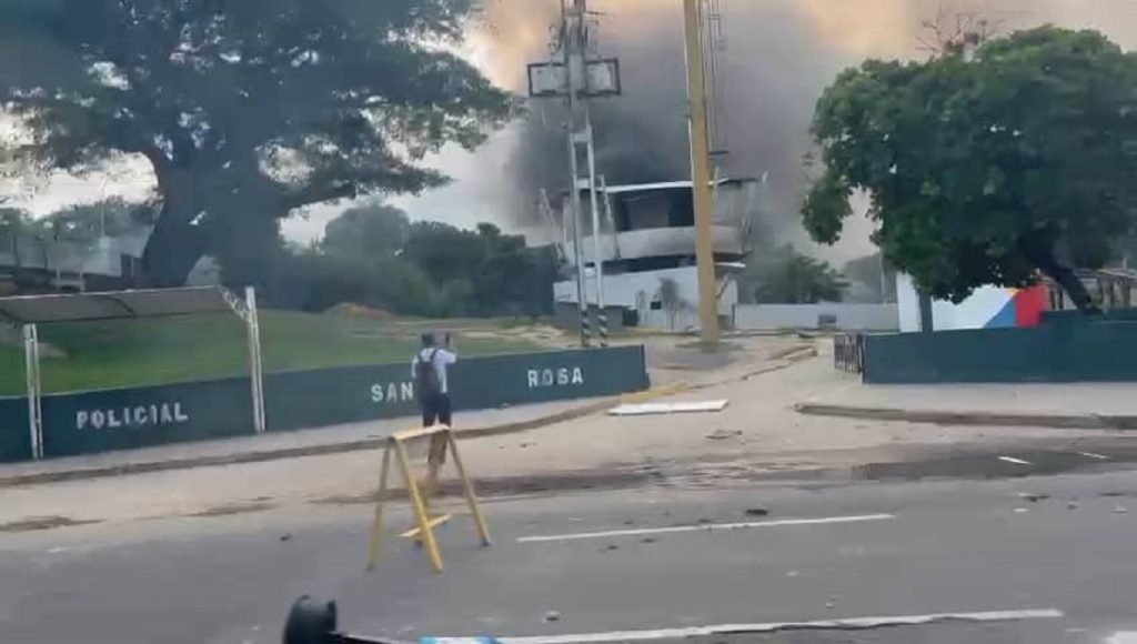 Manifestantes en Santa Rosa lograron expulsar a policías represores