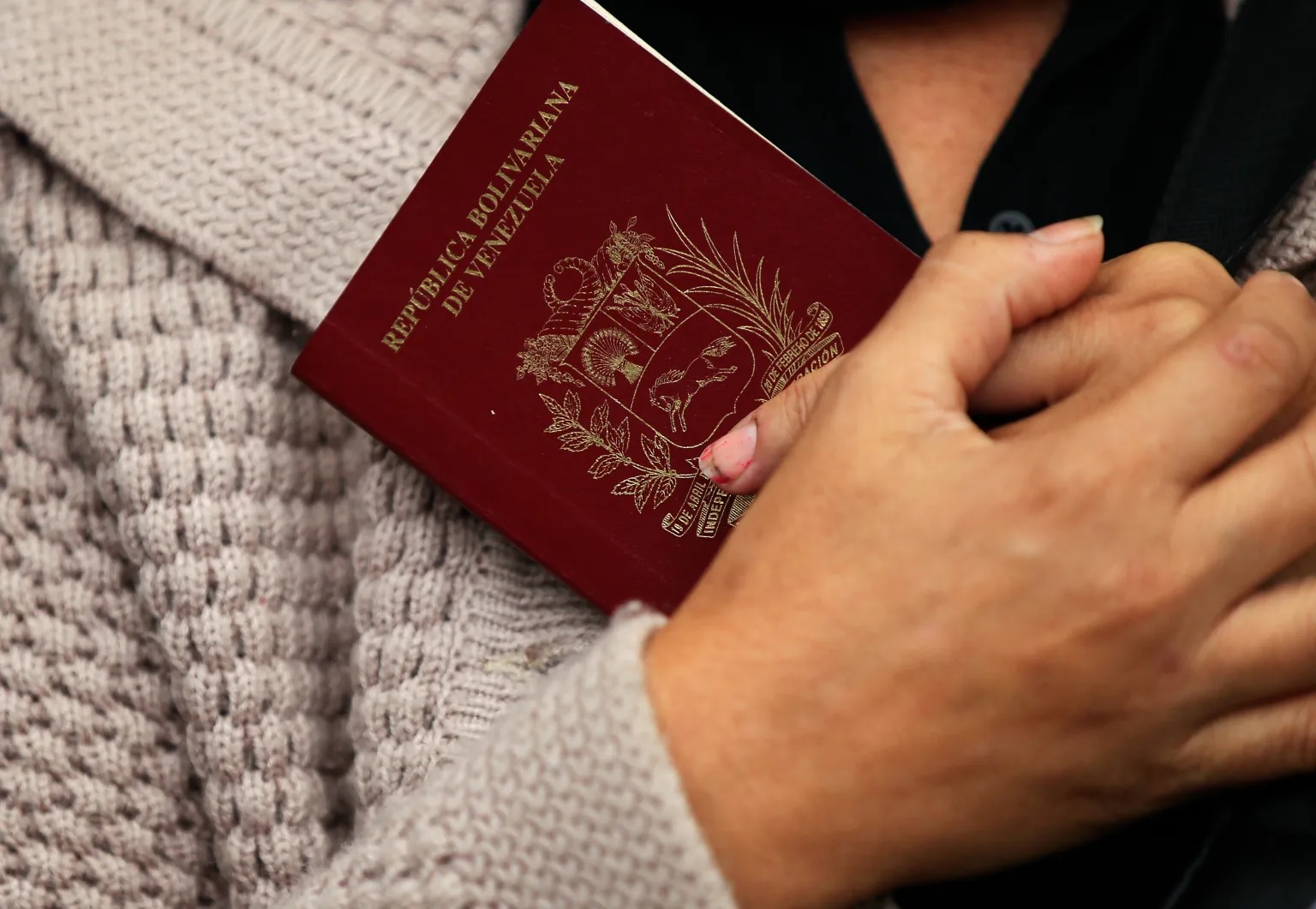 Panamá permite el uso de pasaportes venezolanos vencidos en trámites bancarios