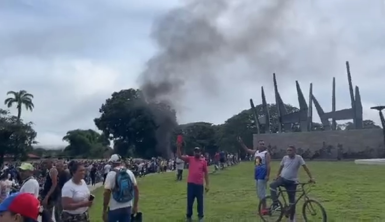 Masiva protesta contra el fraude electoral se movilizó hasta el Campo de Carabobo