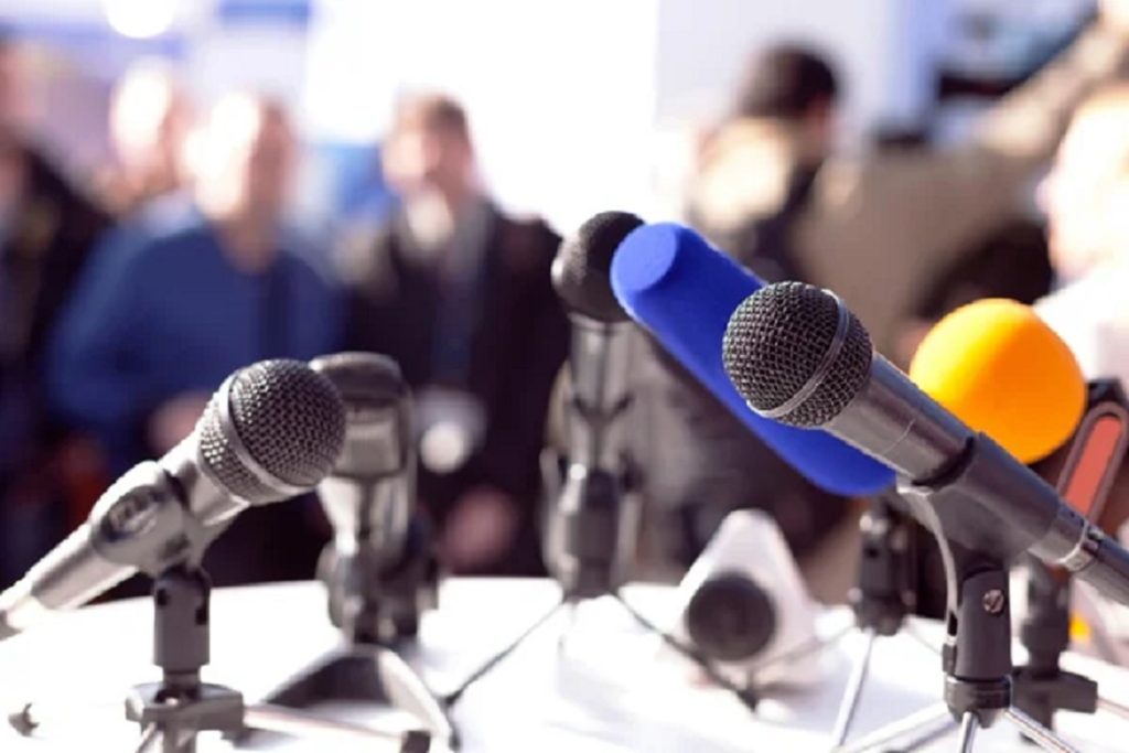 La paradoja de la comunicación política en Suramérica: Redes sociales vs. ruedas de prensa