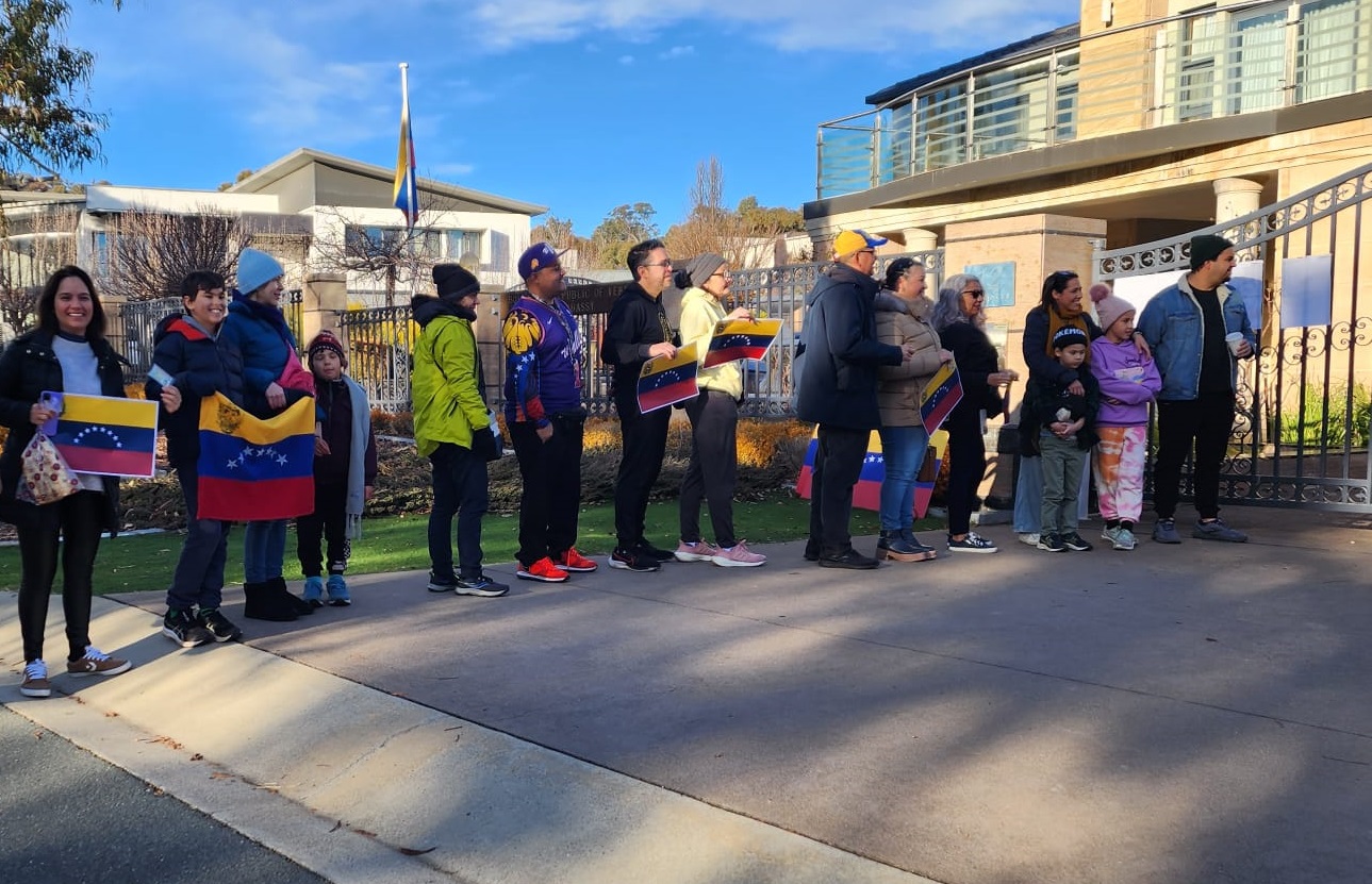 Venezolanos ya empezaron a ejercer su derecho al voto en Australia y Japón