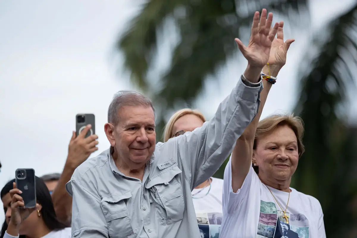 González Urrutia pide al mundo mantenerse "firme"