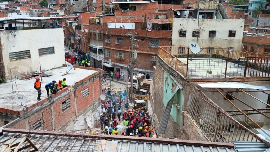Aumentan a 12 los fallecidos tras explosión de bombona de gas en Petare