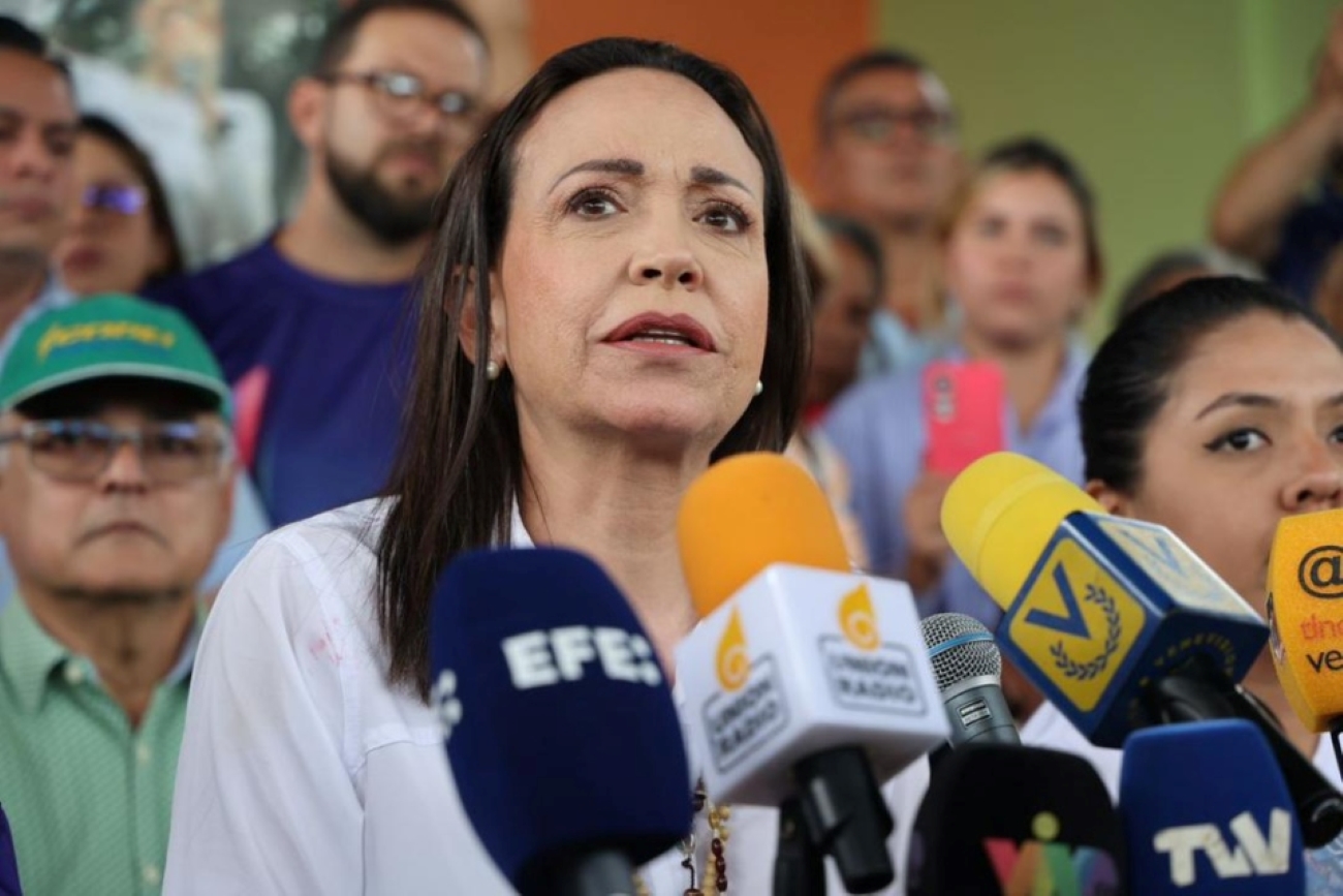 "Al elevar este costo de la represión, nosotros, los venezolanos, podemos ejercer mucha más presión interna sin los costos que hemos asumido hasta ahora", agregó, en referencia a las detenciones que han tenido lugar luego de las presidenciales, que la oposición venezolana califica de "presos políticos".