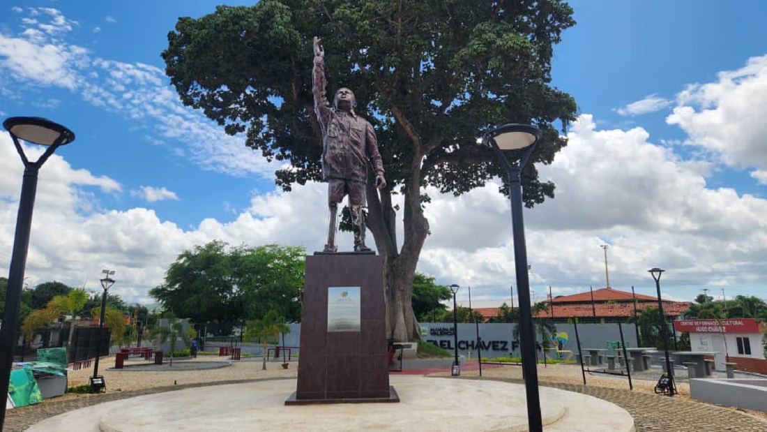 Violentada estatua de Hugo Chávez en el sur de Valencia