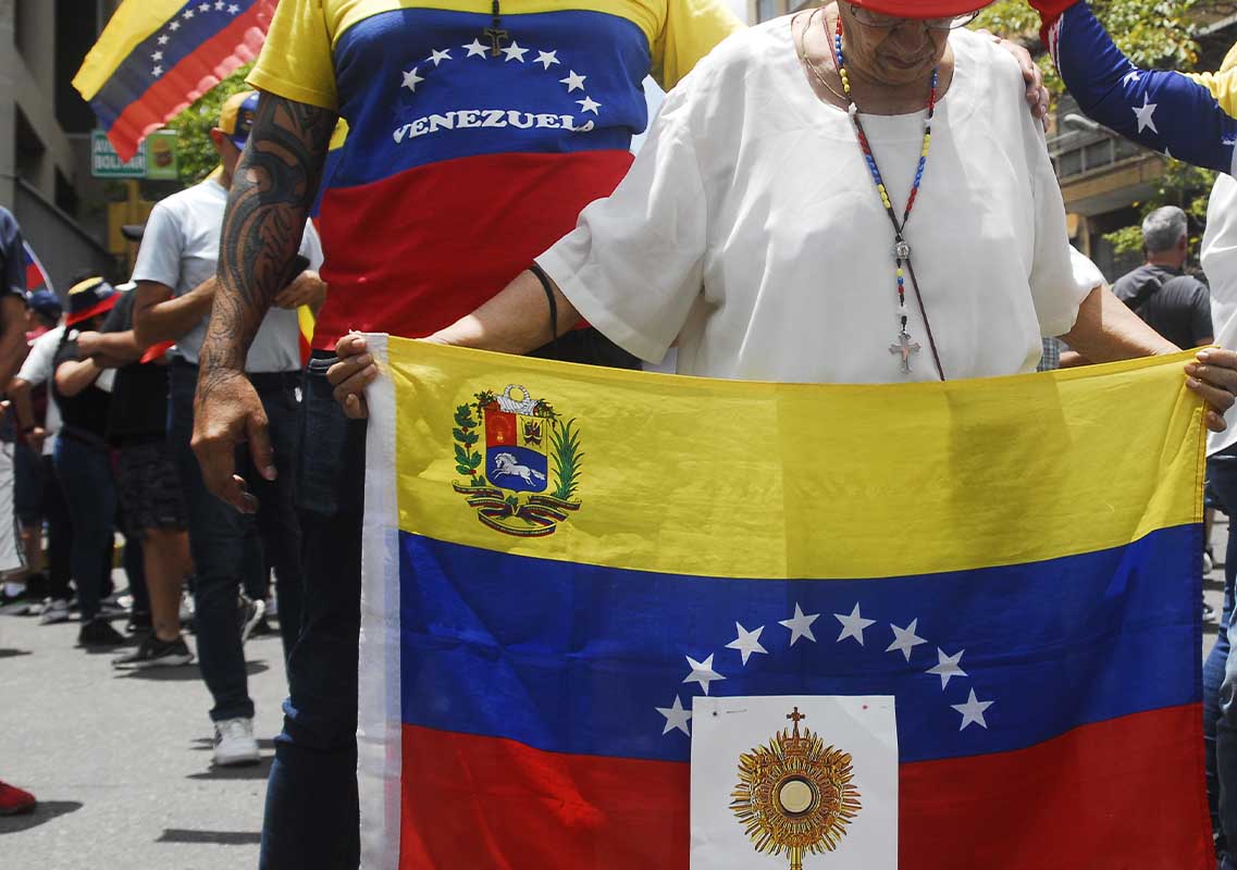 Concentración convocada por María Corina Machado en la Avenida Bolívar de Valencia en la esquina de Tijerazo.