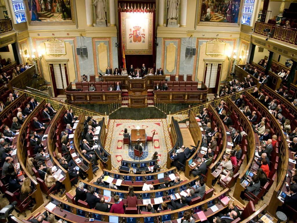 Congreso insta al Gobierno español a solicitar una orden de arresto de Maduro