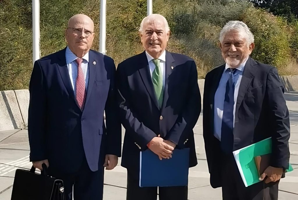 Una treintena de exlíderes iberoamericanos pide a la CPI detención inmediata de Maduro