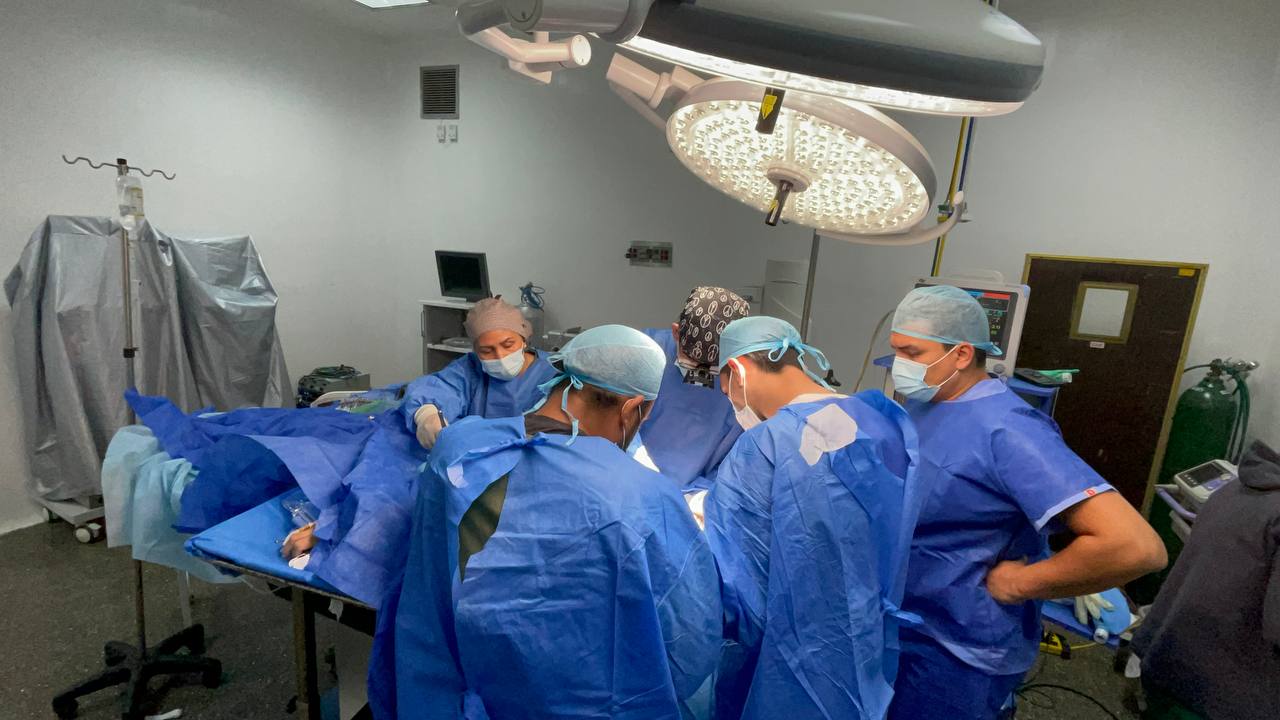 Oncólogico Dr. Miguel Pérez Carreño opera con tres quirófanos simultáneamente