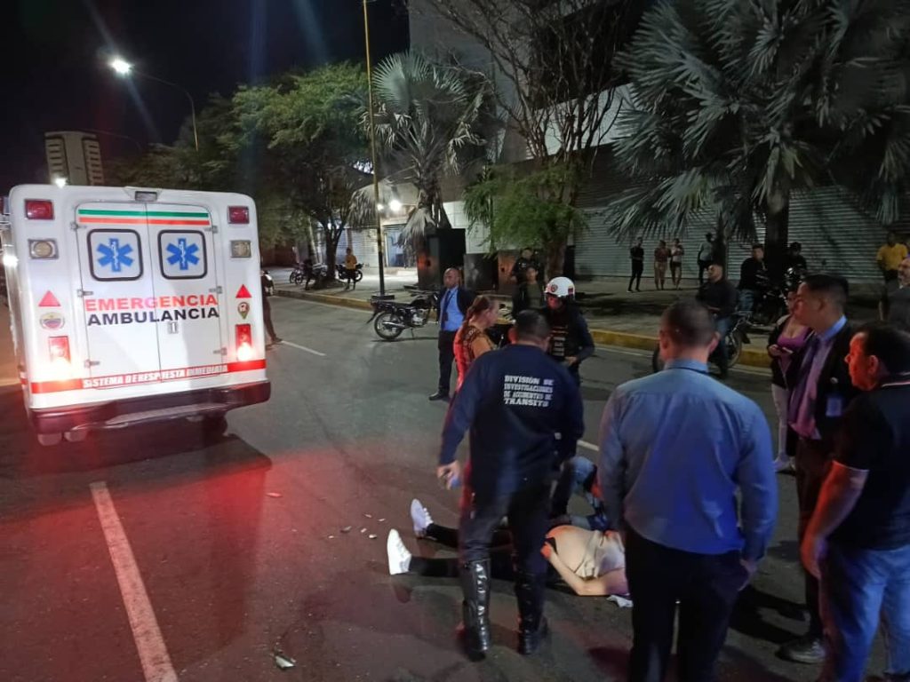 Embarazada de seis meses cayó de su moto tras accidente en el norte de Valencia