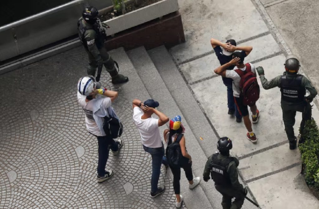 Madres de adolescentes detenidos reiteran denuncias de violaciones de derechos