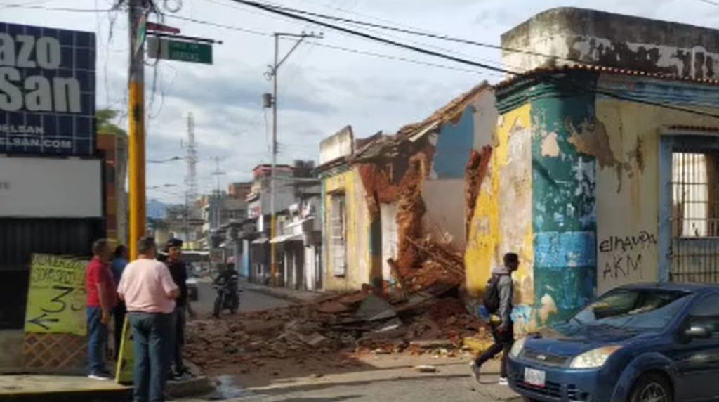 Colapsó pared en el centro de Valencia: no se reportan heridos