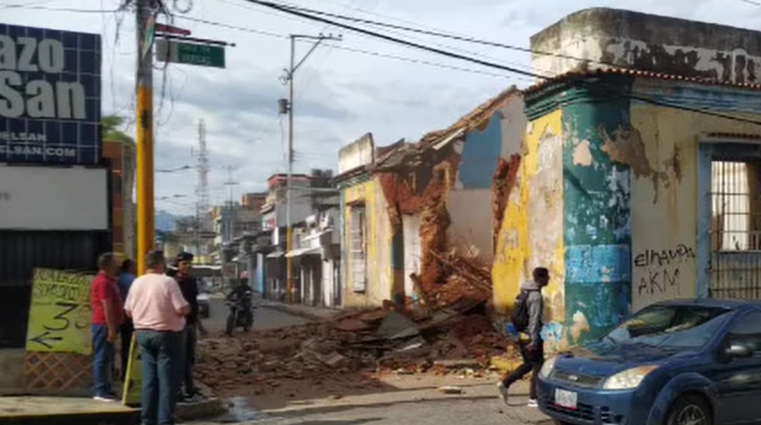 Colapsó pared en el centro de Valencia: no se reportan heridos