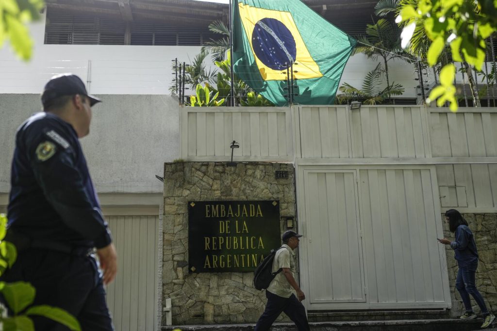 asilo Machado agradece a los países que piden salvoconductos para asilados en embajada argentina