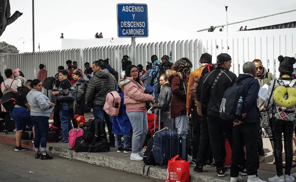 300 migrantes
