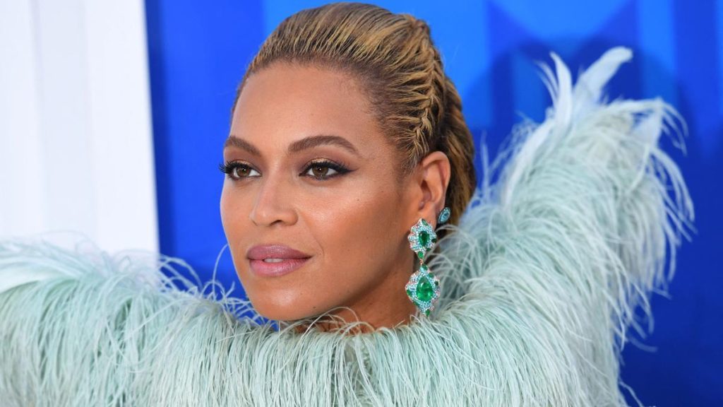 Beyoncé aseguró que la razón por la que no ha sacado videos musicales se debe a que quiere que sus seguidores se centren en su voz