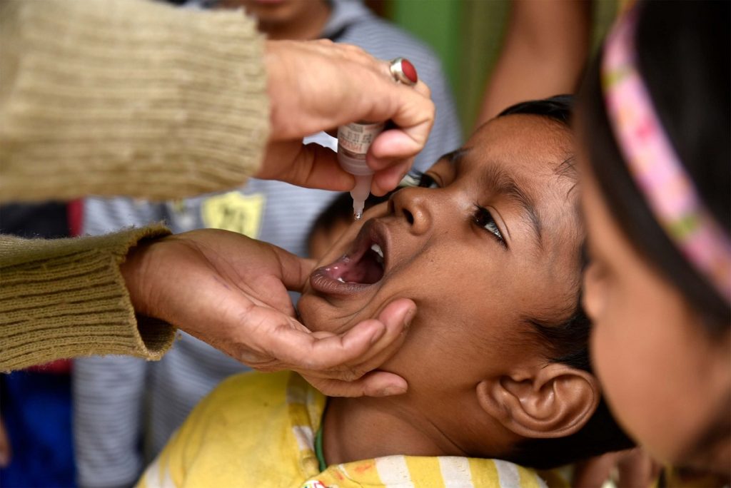 Academia de Medicina afirma que caso de polio está controlado y llama a aumentar vacunación