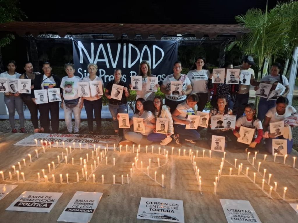 Familiares realizan vigilia cerca de cárcel de Tocorón para exigir la libertad de los presos políticos
