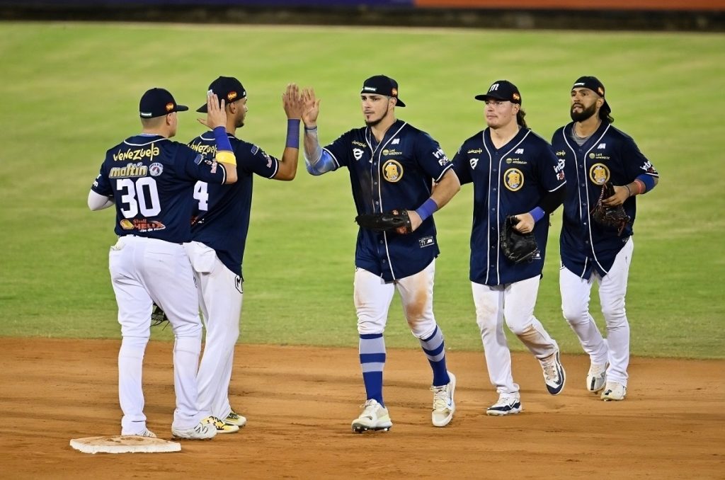 Magallanes vapuleó 10-1 a Caribes en Valencia