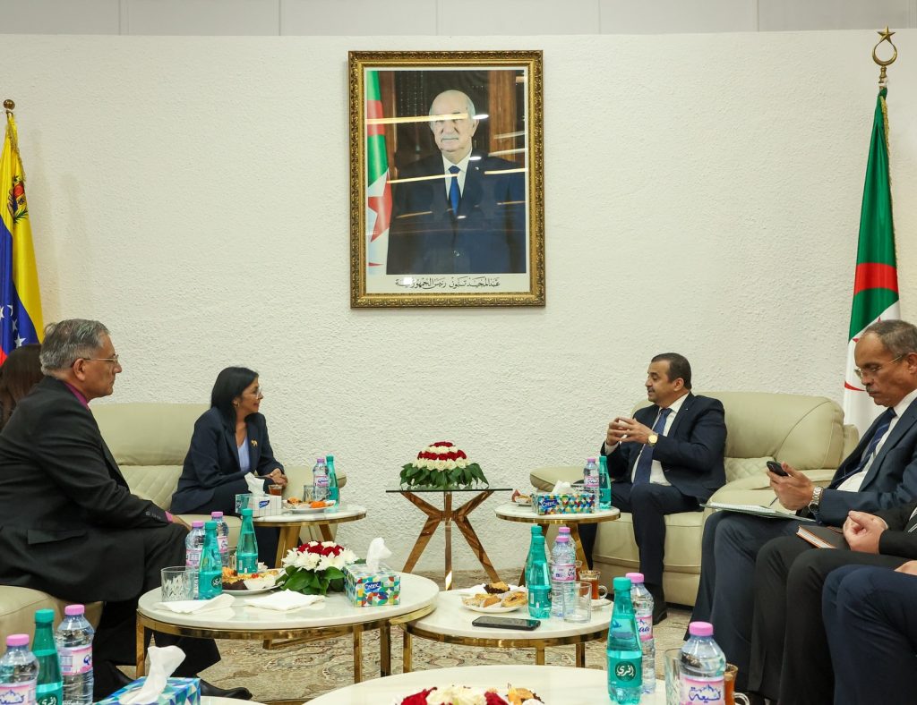 Venezuela y Argelia buscan profundizar la cooperación bilateral en materia energética