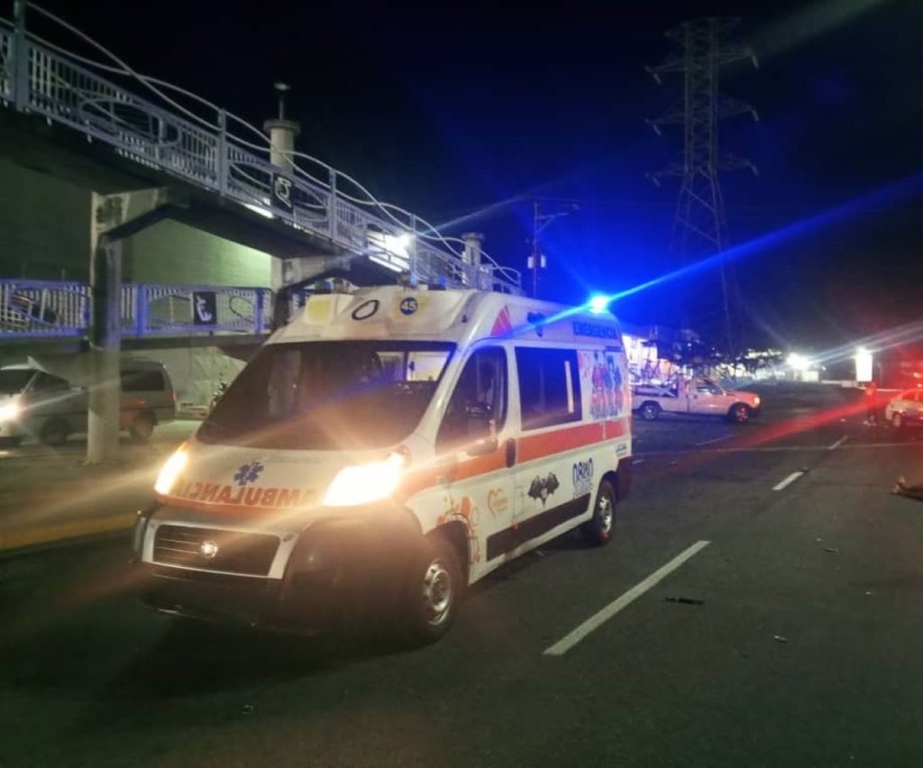 Un policía muerto