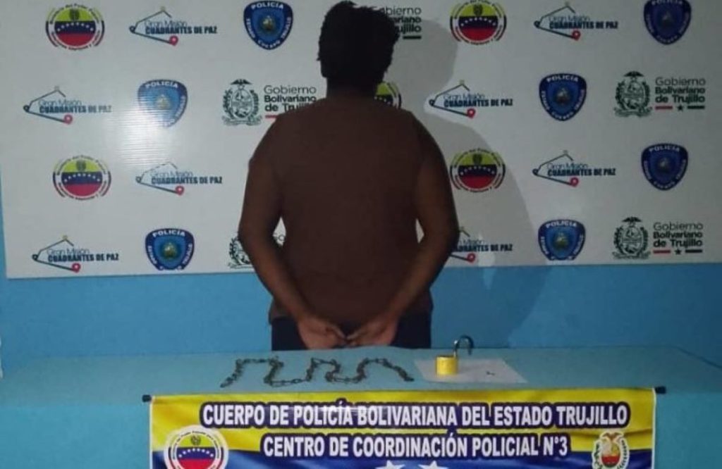 Madre es detenida