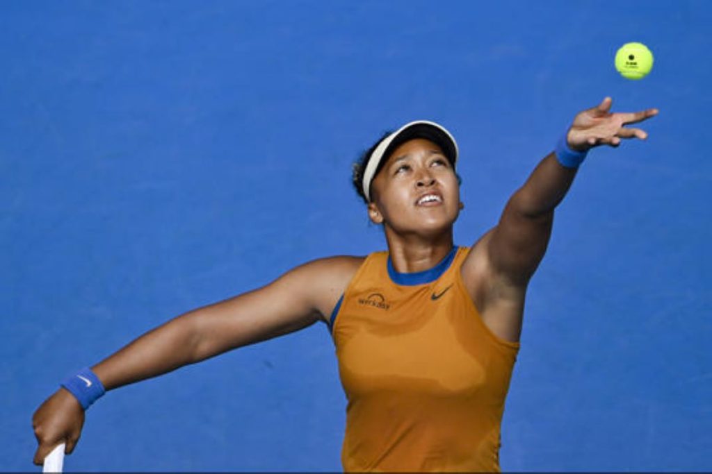 Osaka reaparece con victoria
